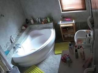 voyeurcam-julmodels-bath-1st-2 avatar
