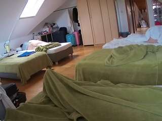 voyeurcam-julmodels-bed-3 avatar