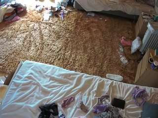 voyeurcam-julmodels-whitebed-5 avatar