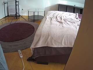 voyeurcam-julmodels-whitebed-6 avatar