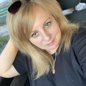 HoneybeeXO avatar