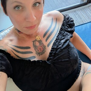 JennyShore72 avatar
