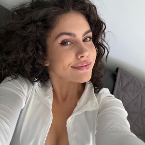 MollyRayy avatar