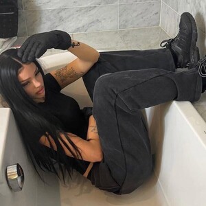 SnakeQueen avatar