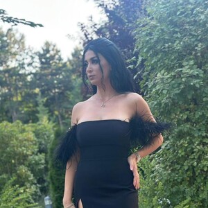 LittleWoman25 avatar